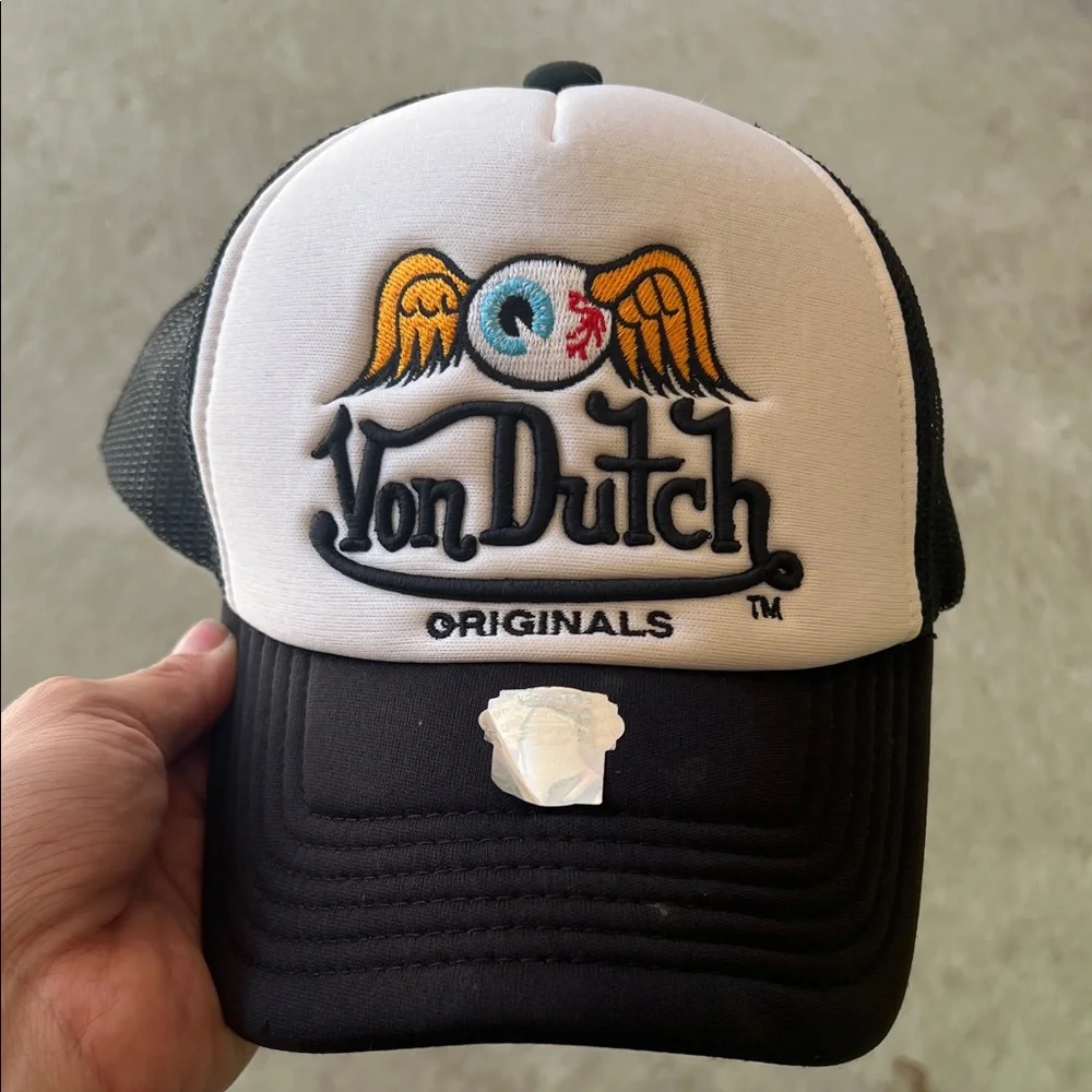 Von Dutch Black and White Logo Cap - Picture 1 of 13